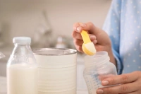 Cách đổi sữa công thức cho con dễ làm quen và thích nghi